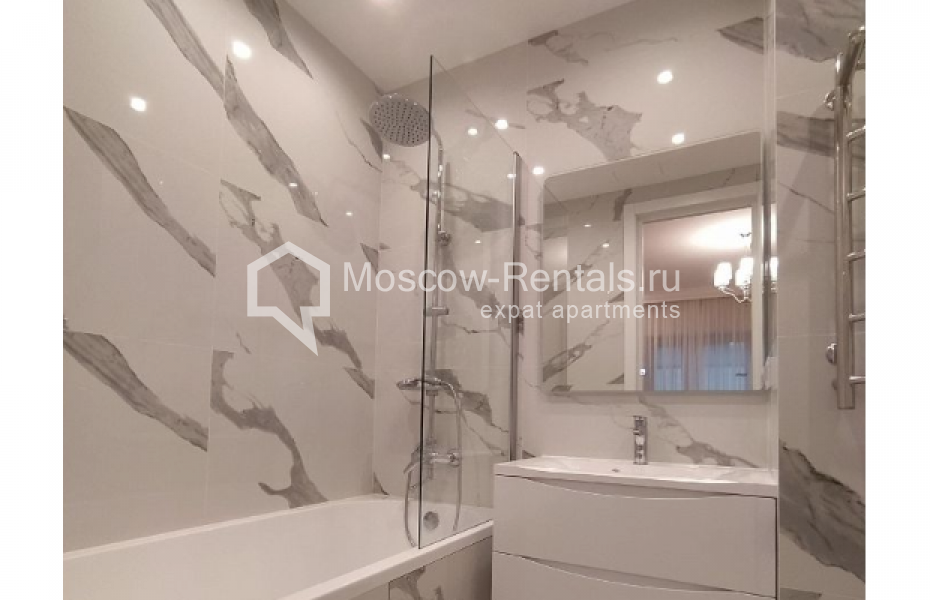 Photo #14 3-room (2 BR) apartment for <a href="http://moscow-rentals.ru/en/articles/long-term-rent" target="_blank">a long-term</a> rent
 in Russia, Moscow, Kotelnicheskaya str, 31