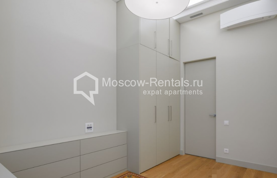 Photo #25 4-room (3 BR) apartment for <a href="http://moscow-rentals.ru/en/articles/long-term-rent" target="_blank">a long-term</a> rent
 in Russia, Moscow, Krivokolennyi lane, 14С1
