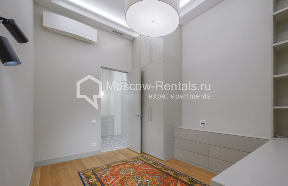 Photo #28 4-room (3 BR) apartment for <a href="http://moscow-rentals.ru/en/articles/long-term-rent" target="_blank">a long-term</a> rent
 in Russia, Moscow, Krivokolennyi lane, 14С1