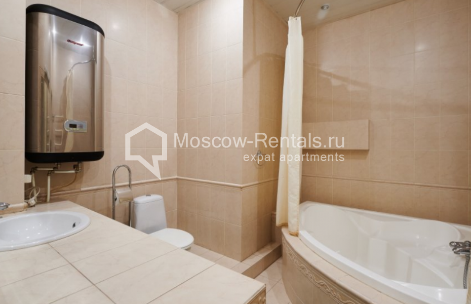 Photo #12 2-room (1 BR) apartment for <a href="http://moscow-rentals.ru/en/articles/long-term-rent" target="_blank">a long-term</a> rent
 in Russia, Moscow, B. Strochenovskyi lane, 4С1
