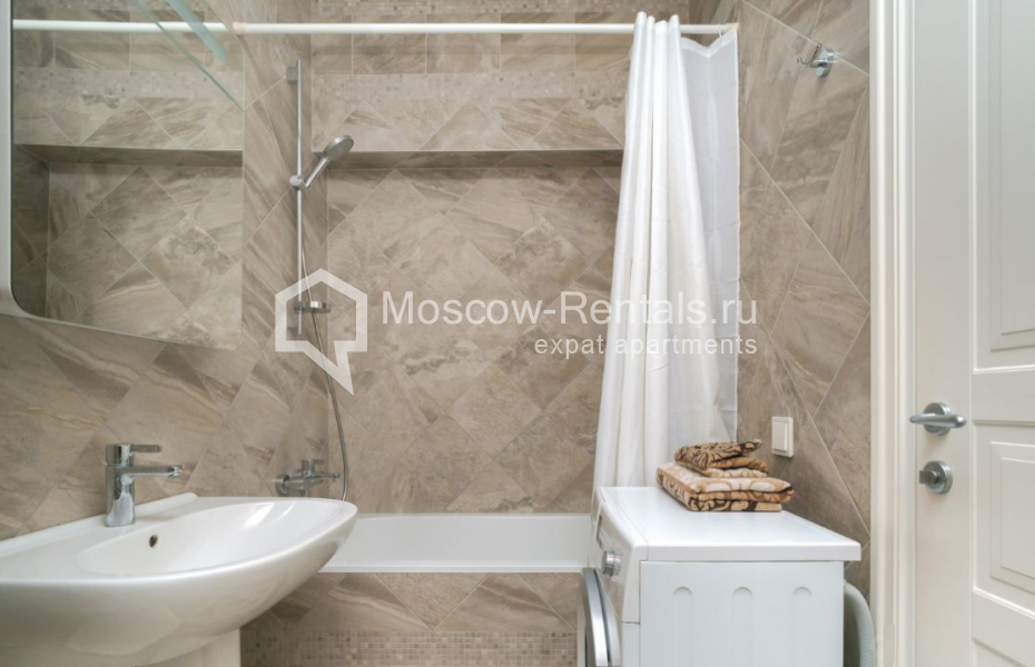 Photo #4 2-room (1 BR) apartment for <a href="http://moscow-rentals.ru/en/articles/long-term-rent" target="_blank">a long-term</a> rent
 in Russia, Moscow, Valovaya str, 8/18