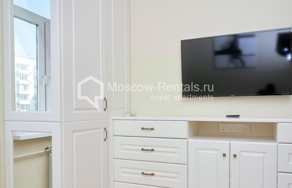 Photo #10 3-room (2 BR) apartment for <a href="http://moscow-rentals.ru/en/articles/long-term-rent" target="_blank">a long-term</a> rent
 in Russia, Moscow, Bakhrushina str, 28