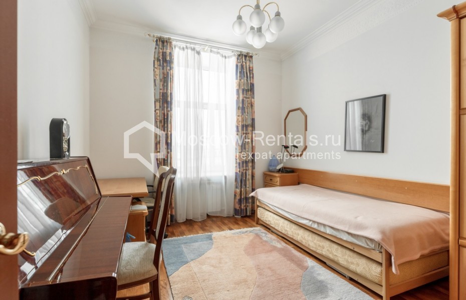 Photo #5 4-room (3 BR) apartment for <a href="http://moscow-rentals.ru/en/articles/long-term-rent" target="_blank">a long-term</a> rent
 in Russia, Moscow, Brusov lane, 2/14С1