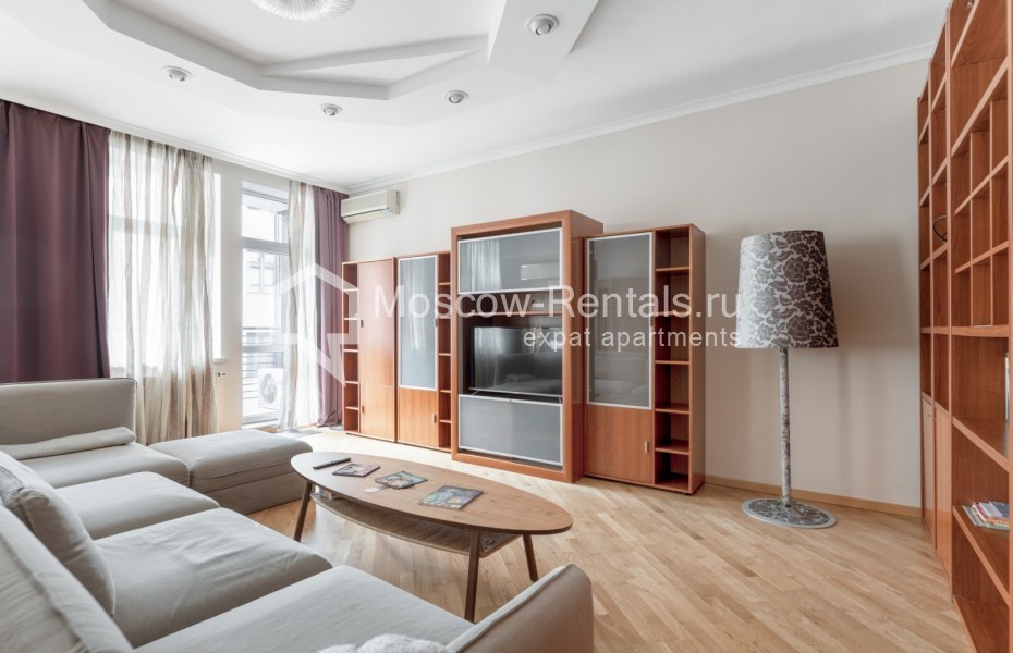 Photo #2 4-room (3 BR) apartment for <a href="http://moscow-rentals.ru/en/articles/long-term-rent" target="_blank">a long-term</a> rent
 in Russia, Moscow, 1st Zachatievskyi lane, 4