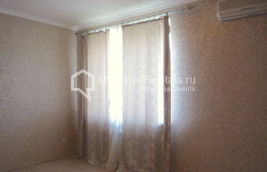 Photo #3 4-room (3 BR) apartment for <a href="http://moscow-rentals.ru/en/articles/long-term-rent" target="_blank">a long-term</a> rent
 in Russia, Moscow, Vernadskogo prosp, 92 bld 1