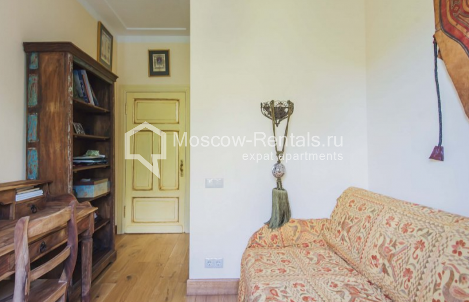 Photo #10 3-room (2 BR) apartment for <a href="http://moscow-rentals.ru/en/articles/long-term-rent" target="_blank">a long-term</a> rent
 in Russia, Moscow, Dolgorukovskaya str, 5