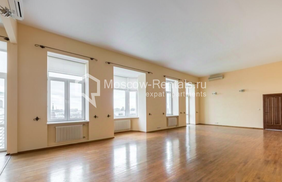 Photo #2 5-room (4 BR) apartment for <a href="http://moscow-rentals.ru/en/articles/long-term-rent" target="_blank">a long-term</a> rent
 in Russia, Moscow, Znamenka str, 8/13