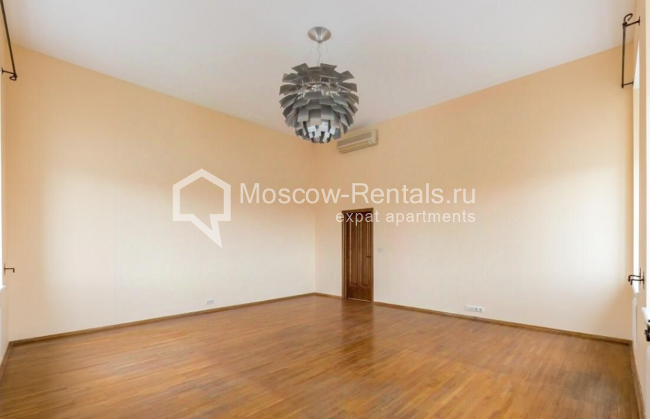 Photo #5 5-room (4 BR) apartment for <a href="http://moscow-rentals.ru/en/articles/long-term-rent" target="_blank">a long-term</a> rent
 in Russia, Moscow, Znamenka str, 8/13
