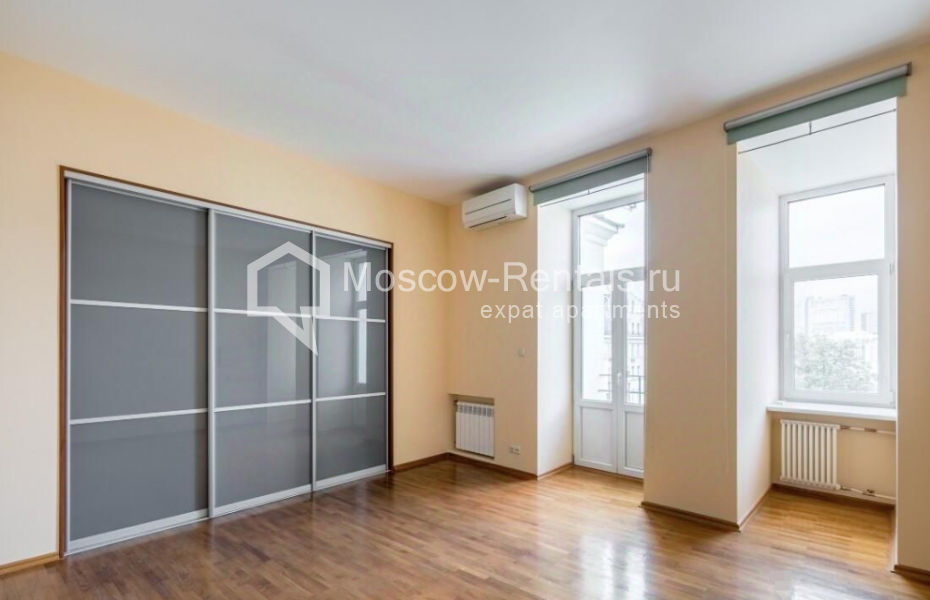 Photo #13 5-room (4 BR) apartment for <a href="http://moscow-rentals.ru/en/articles/long-term-rent" target="_blank">a long-term</a> rent
 in Russia, Moscow, Znamenka str, 8/13