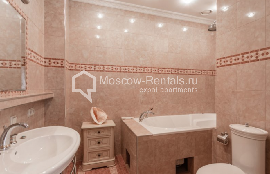 Photo #17 5-room (4 BR) apartment for <a href="http://moscow-rentals.ru/en/articles/long-term-rent" target="_blank">a long-term</a> rent
 in Russia, Moscow, 7th Rostovskyi lane, 23