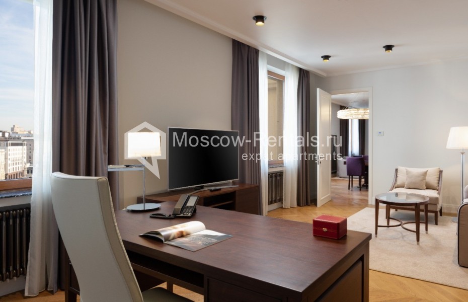 Photo #5 3-room (2 BR) apartment for <a href="http://moscow-rentals.ru/en/articles/long-term-rent" target="_blank">a long-term</a> rent
 in Russia, Moscow, Okhotnyi Ryad, 2