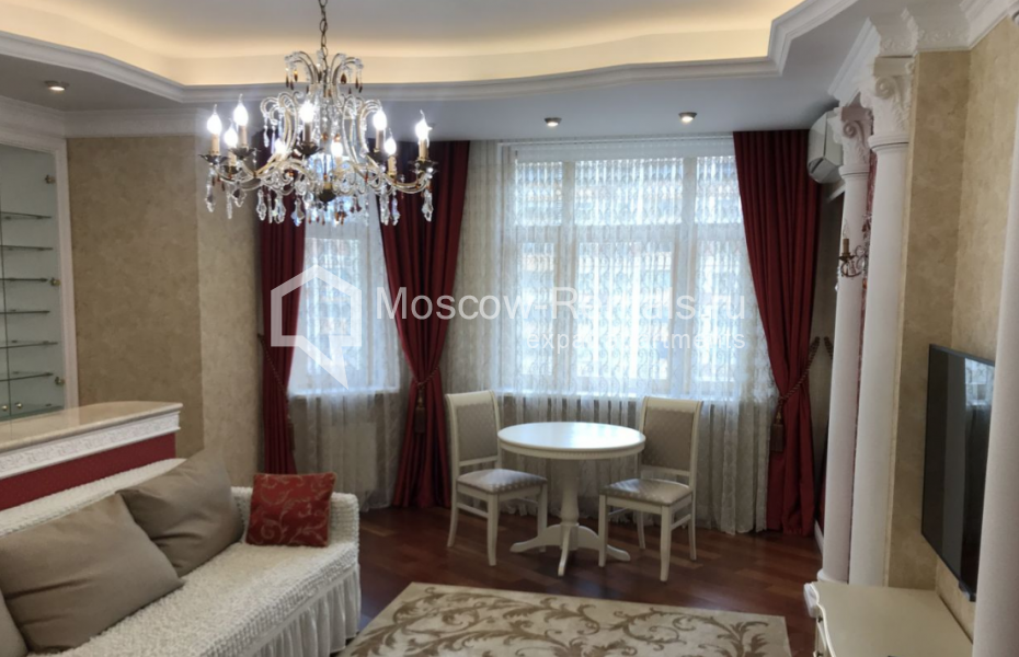 Photo #1 2-room (1 BR) apartment for <a href="http://moscow-rentals.ru/en/articles/long-term-rent" target="_blank">a long-term</a> rent
 in Russia, Moscow, Lomonosovskyi lane, 25к2
