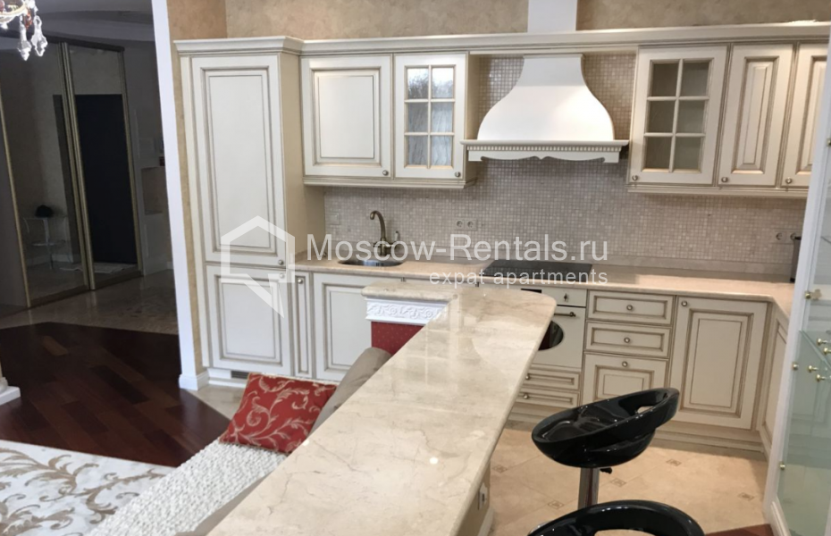 Photo #5 2-room (1 BR) apartment for <a href="http://moscow-rentals.ru/en/articles/long-term-rent" target="_blank">a long-term</a> rent
 in Russia, Moscow, Lomonosovskyi lane, 25к2