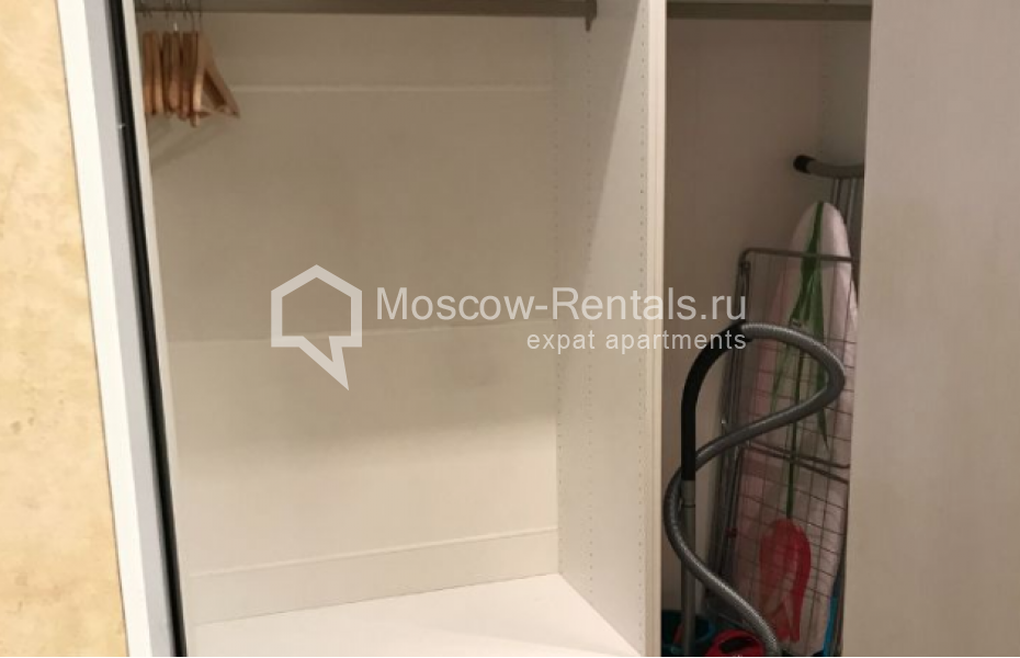 Photo #15 2-room (1 BR) apartment for <a href="http://moscow-rentals.ru/en/articles/long-term-rent" target="_blank">a long-term</a> rent
 in Russia, Moscow, Lomonosovskyi lane, 25к2