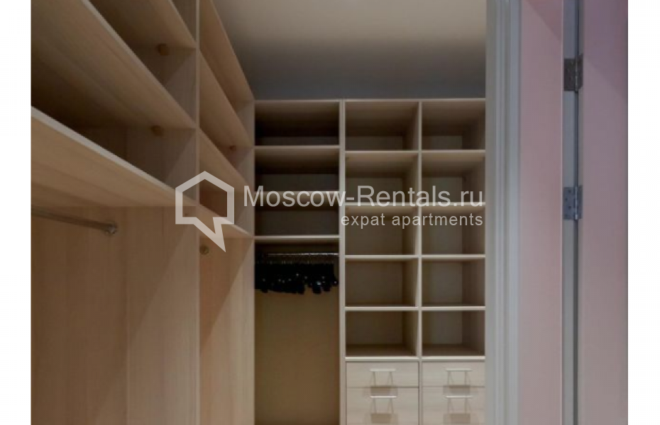 Photo #9 3-room (2 BR) apartment for <a href="http://moscow-rentals.ru/en/articles/long-term-rent" target="_blank">a long-term</a> rent
 in Russia, Moscow, Lva Tolstogo str, 23/7кЕ