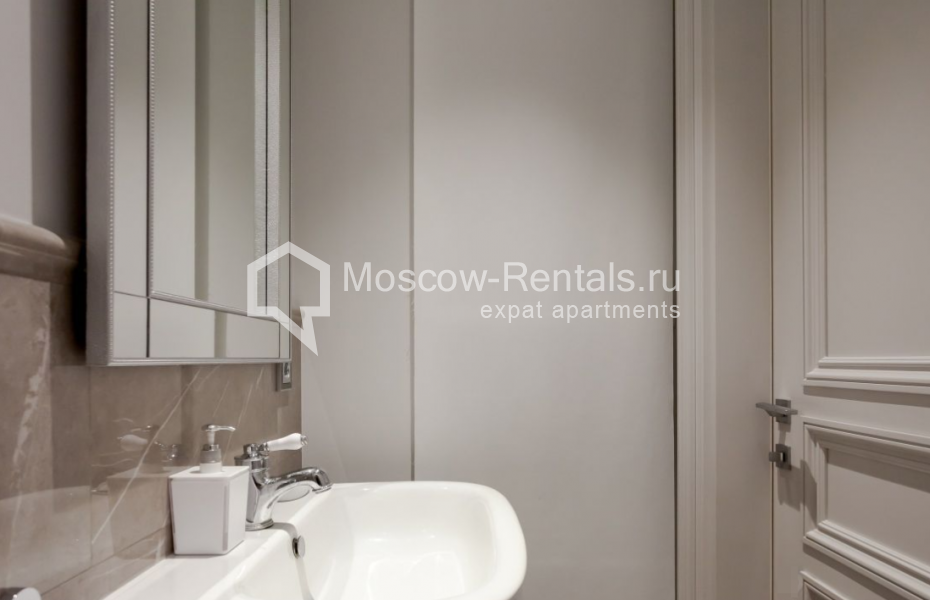 Photo #15 3-room (2 BR) apartment for <a href="http://moscow-rentals.ru/en/articles/long-term-rent" target="_blank">a long-term</a> rent
 in Russia, Moscow, Lva Tolstogo str, 23/7кЕ