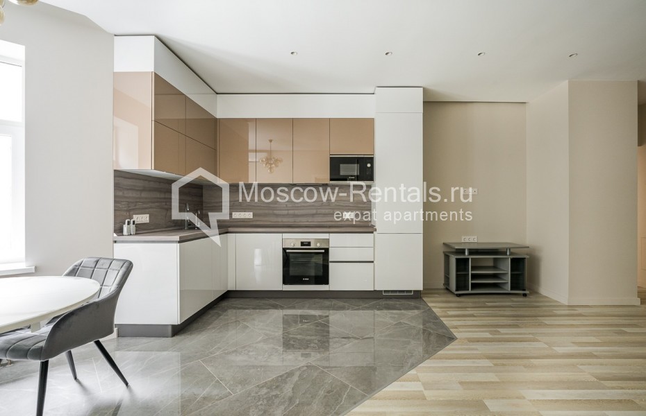Photo #3 3-room (2 BR) apartment for <a href="http://moscow-rentals.ru/en/articles/long-term-rent" target="_blank">a long-term</a> rent
 in Russia, Moscow, Arbat str, 43С3