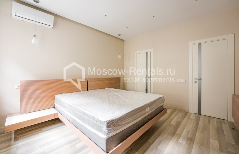 Photo #8 3-room (2 BR) apartment for <a href="http://moscow-rentals.ru/en/articles/long-term-rent" target="_blank">a long-term</a> rent
 in Russia, Moscow, Arbat str, 43С3