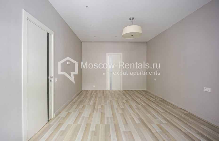 Photo #13 3-room (2 BR) apartment for <a href="http://moscow-rentals.ru/en/articles/long-term-rent" target="_blank">a long-term</a> rent
 in Russia, Moscow, Arbat str, 43С3