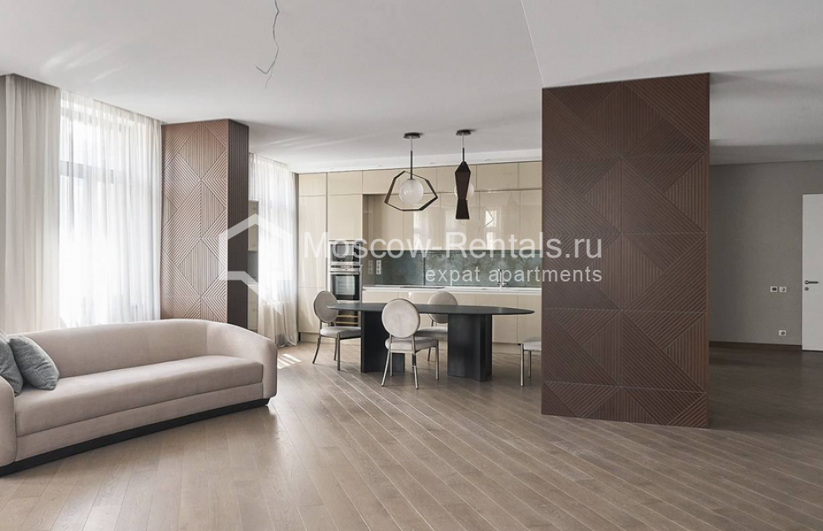 Photo #1 3-room (2 BR) apartment for <a href="http://moscow-rentals.ru/en/articles/long-term-rent" target="_blank">a long-term</a> rent
 in Russia, Moscow, Sadovnicheskaya str, 80