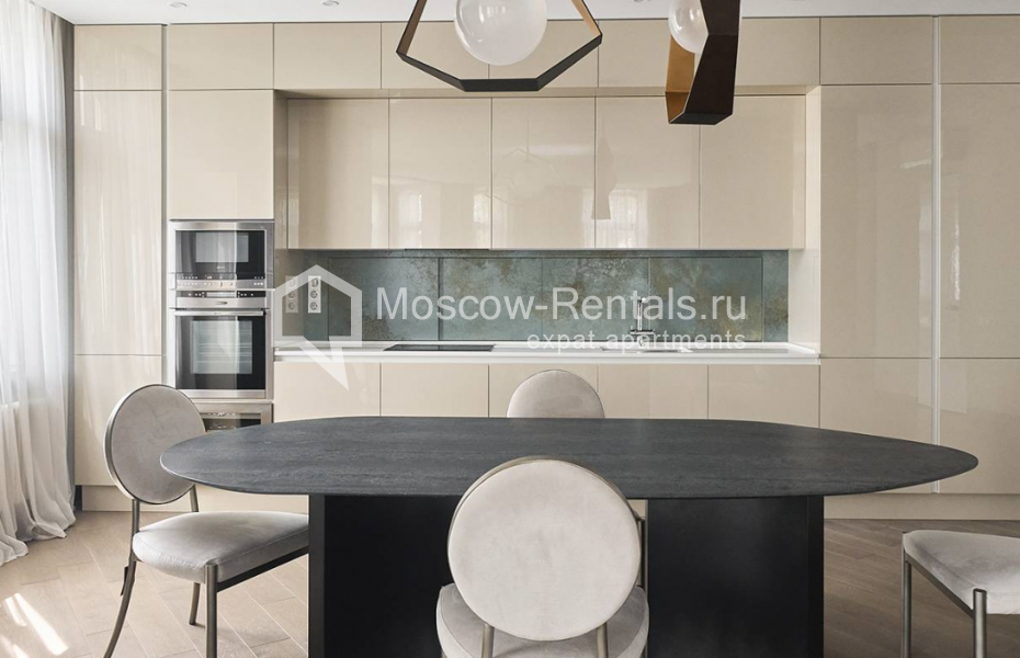 Photo #8 3-room (2 BR) apartment for <a href="http://moscow-rentals.ru/en/articles/long-term-rent" target="_blank">a long-term</a> rent
 in Russia, Moscow, Sadovnicheskaya str, 80