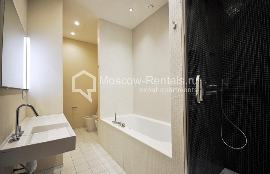 Photo #11 2-room (1 BR) apartment for <a href="http://moscow-rentals.ru/en/articles/long-term-rent" target="_blank">a long-term</a> rent
 in Russia, Moscow, Sofiiskaya emb, 34