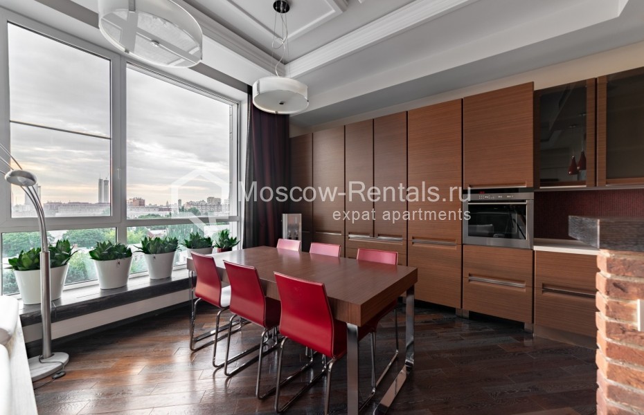 Photo #6 3-room (2 BR) apartment for <a href="http://moscow-rentals.ru/en/articles/long-term-rent" target="_blank">a long-term</a> rent
 in Russia, Moscow, Usacheva str, 2С3