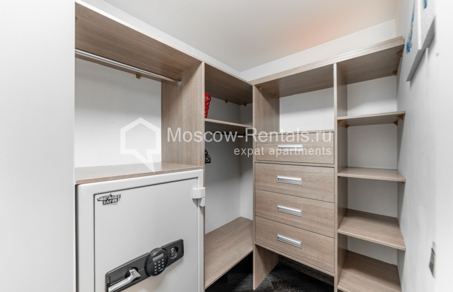 Photo #23 3-room (2 BR) apartment for <a href="http://moscow-rentals.ru/en/articles/long-term-rent" target="_blank">a long-term</a> rent
 in Russia, Moscow, Usacheva str, 2С3