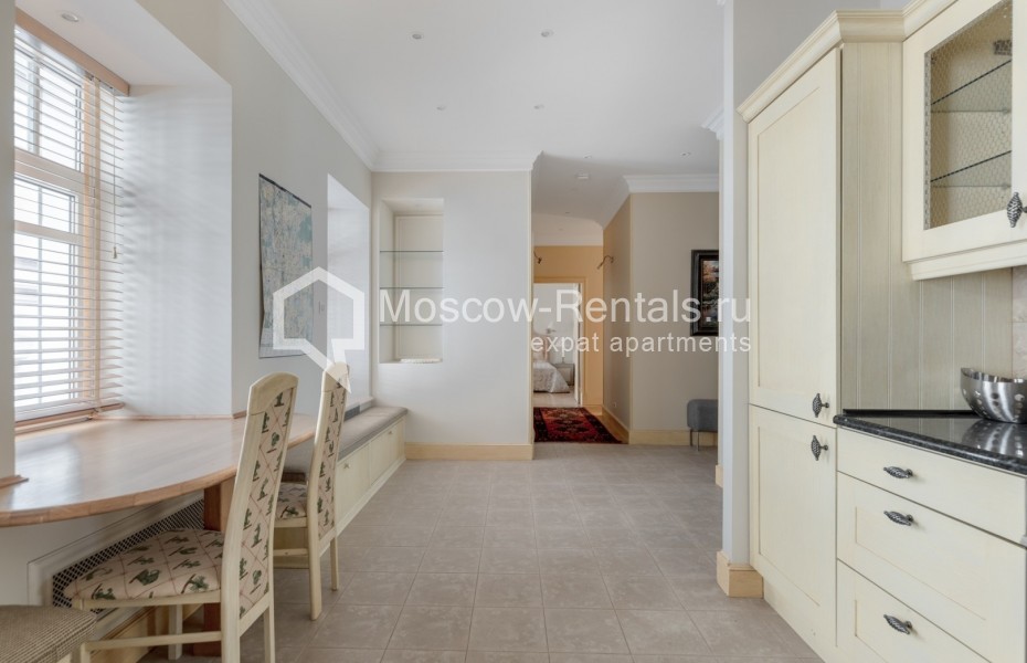 Photo #6 4-room (3 BR) apartment for <a href="http://moscow-rentals.ru/en/articles/long-term-rent" target="_blank">a long-term</a> rent
 in Russia, Moscow, B. Palashevskyi lane, 1/14С5