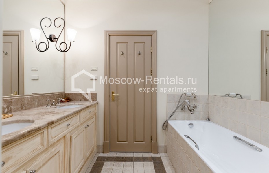 Photo #14 4-room (3 BR) apartment for <a href="http://moscow-rentals.ru/en/articles/long-term-rent" target="_blank">a long-term</a> rent
 in Russia, Moscow, B. Palashevskyi lane, 1/14С5