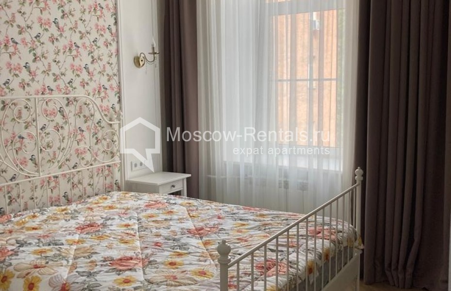 Photo #13 3-room (2 BR) apartment for <a href="http://moscow-rentals.ru/en/articles/long-term-rent" target="_blank">a long-term</a> rent
 in Russia, Moscow, B. Nikolopeskovskyi lane, 3