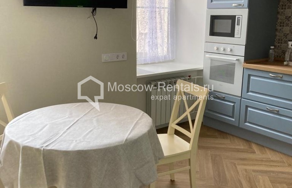 Photo #7 3-room (2 BR) apartment for <a href="http://moscow-rentals.ru/en/articles/long-term-rent" target="_blank">a long-term</a> rent
 in Russia, Moscow, B. Nikolopeskovskyi lane, 3