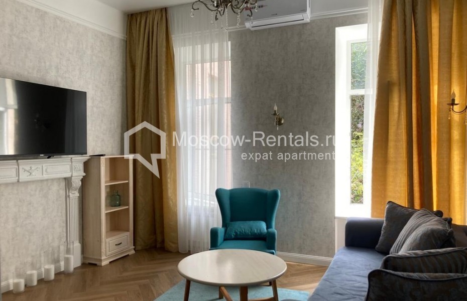 Photo #3 3-room (2 BR) apartment for <a href="http://moscow-rentals.ru/en/articles/long-term-rent" target="_blank">a long-term</a> rent
 in Russia, Moscow, B. Nikolopeskovskyi lane, 3