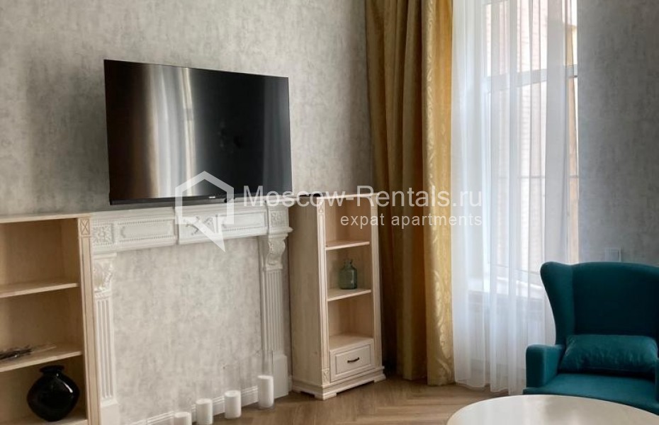 Photo #4 3-room (2 BR) apartment for <a href="http://moscow-rentals.ru/en/articles/long-term-rent" target="_blank">a long-term</a> rent
 in Russia, Moscow, B. Nikolopeskovskyi lane, 3