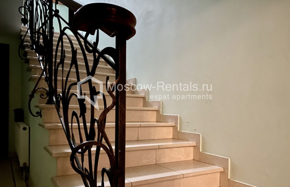 Photo #19 4-room (3 BR) apartment for <a href="http://moscow-rentals.ru/en/articles/long-term-rent" target="_blank">a long-term</a> rent
 in Russia, Moscow, Starokonushennyi lane, 36С2