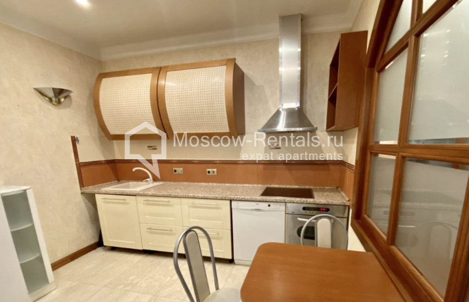 Photo #6 4-room (3 BR) apartment for <a href="http://moscow-rentals.ru/en/articles/long-term-rent" target="_blank">a long-term</a> rent
 in Russia, Moscow, Starokonushennyi lane, 36С2