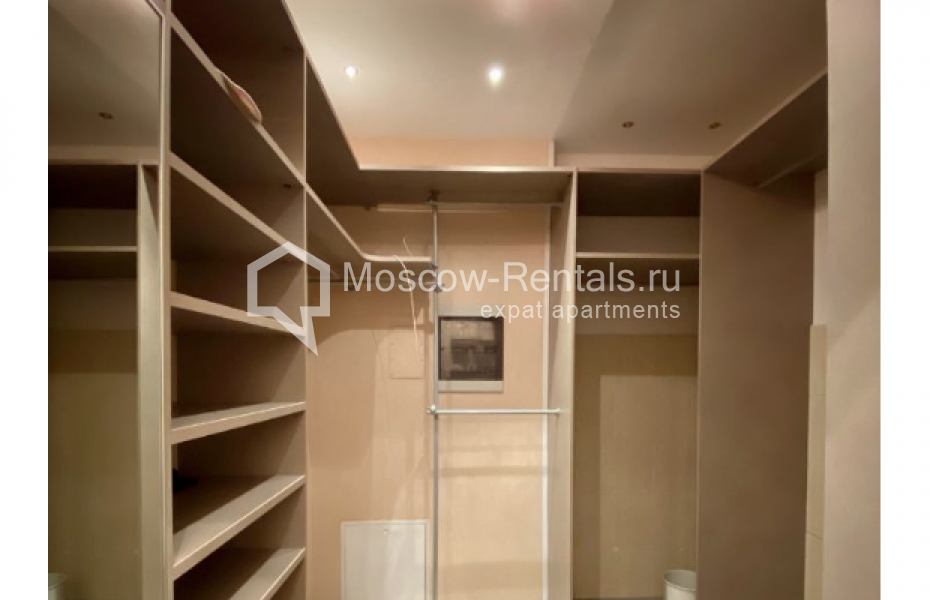 Photo #10 4-room (3 BR) apartment for <a href="http://moscow-rentals.ru/en/articles/long-term-rent" target="_blank">a long-term</a> rent
 in Russia, Moscow, Starokonushennyi lane, 36С2