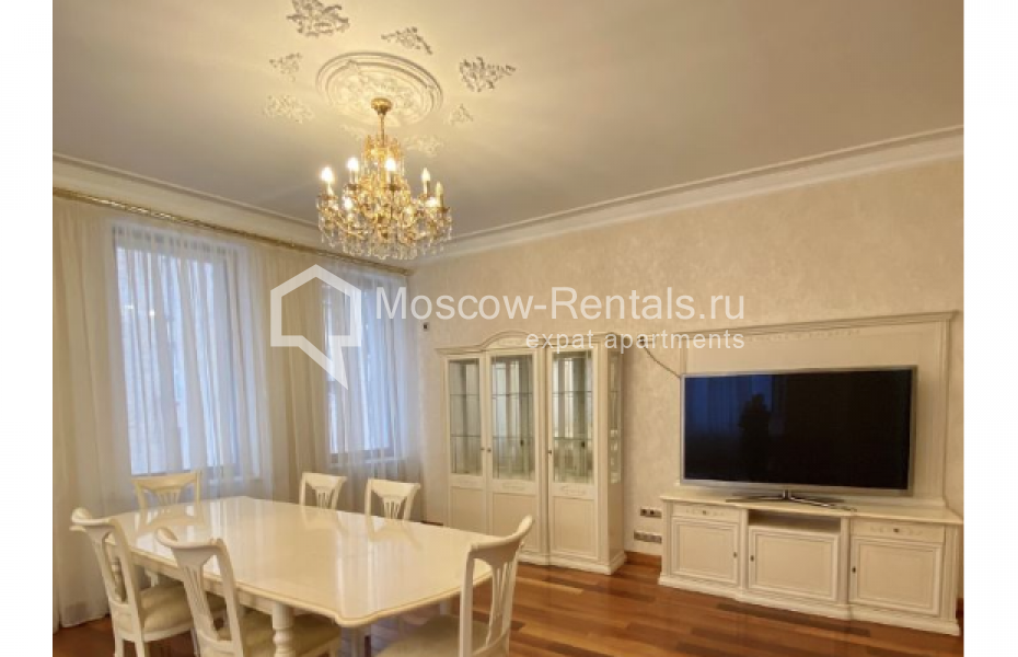 Photo #2 4-room (3 BR) apartment for <a href="http://moscow-rentals.ru/en/articles/long-term-rent" target="_blank">a long-term</a> rent
 in Russia, Moscow, Starokonushennyi lane, 36С2