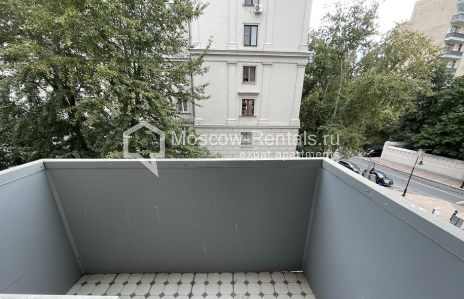 Photo #9 3-room (2 BR) apartment for <a href="http://moscow-rentals.ru/en/articles/long-term-rent" target="_blank">a long-term</a> rent
 in Russia, Moscow, Spridonovka str, 24/1