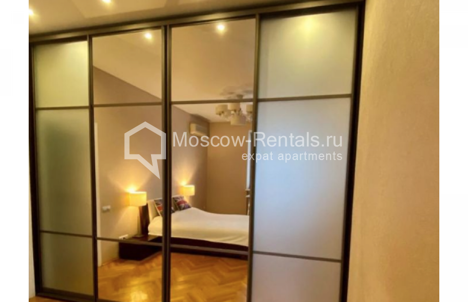 Photo #2 2-room (1 BR) apartment for <a href="http://moscow-rentals.ru/en/articles/long-term-rent" target="_blank">a long-term</a> rent
 in Russia, Moscow, Smolenskyi blv, 1/2