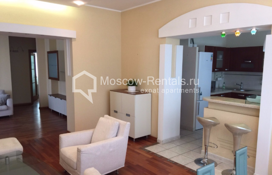 Photo #4 3-room (2 BR) apartment for <a href="http://moscow-rentals.ru/en/articles/long-term-rent" target="_blank">a long-term</a> rent
 in Russia, Moscow, Profsoyuznaya str, 45 bld 1