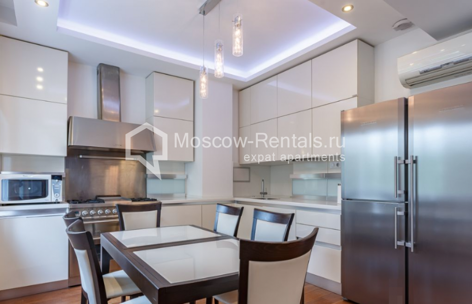 Photo #2 4-room (3 BR) apartment for <a href="http://moscow-rentals.ru/en/articles/long-term-rent" target="_blank">a long-term</a> rent
 in Russia, Moscow, Generala Ermolova str, 2