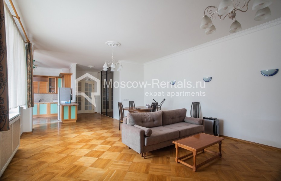 Photo #1 3-room (2 BR) apartment for <a href="http://moscow-rentals.ru/en/articles/long-term-rent" target="_blank">a long-term</a> rent
 in Russia, Moscow, Krylatskye Kholmy str, 47