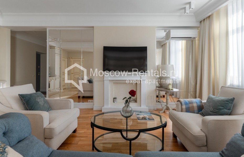 Photo #2 3-room (2 BR) apartment for <a href="http://moscow-rentals.ru/en/articles/long-term-rent" target="_blank">a long-term</a> rent
 in Russia, Moscow, Sadovaya-Kudrinskaya str, 7