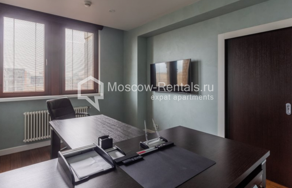 Photo #6 3-room (2 BR) apartment for <a href="http://moscow-rentals.ru/en/articles/long-term-rent" target="_blank">a long-term</a> rent
 in Russia, Moscow, Strastnoi blv, 2