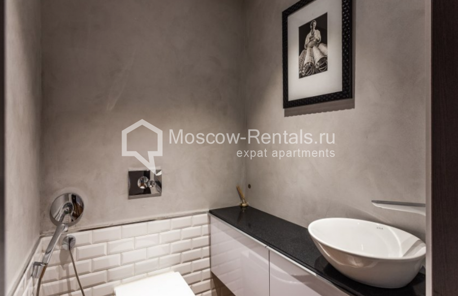 Photo #10 3-room (2 BR) apartment for <a href="http://moscow-rentals.ru/en/articles/long-term-rent" target="_blank">a long-term</a> rent
 in Russia, Moscow, Strastnoi blv, 2