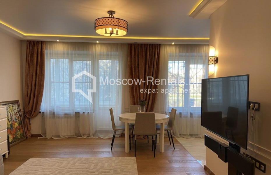 Photo #1 3-room (2 BR) apartment for <a href="http://moscow-rentals.ru/en/articles/long-term-rent" target="_blank">a long-term</a> rent
 in Russia, Moscow, B. Patriarshi lane, 8С1