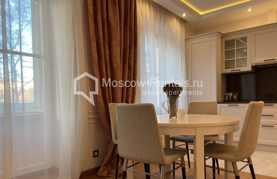 Photo #6 3-room (2 BR) apartment for <a href="http://moscow-rentals.ru/en/articles/long-term-rent" target="_blank">a long-term</a> rent
 in Russia, Moscow, B. Patriarshi lane, 8С1