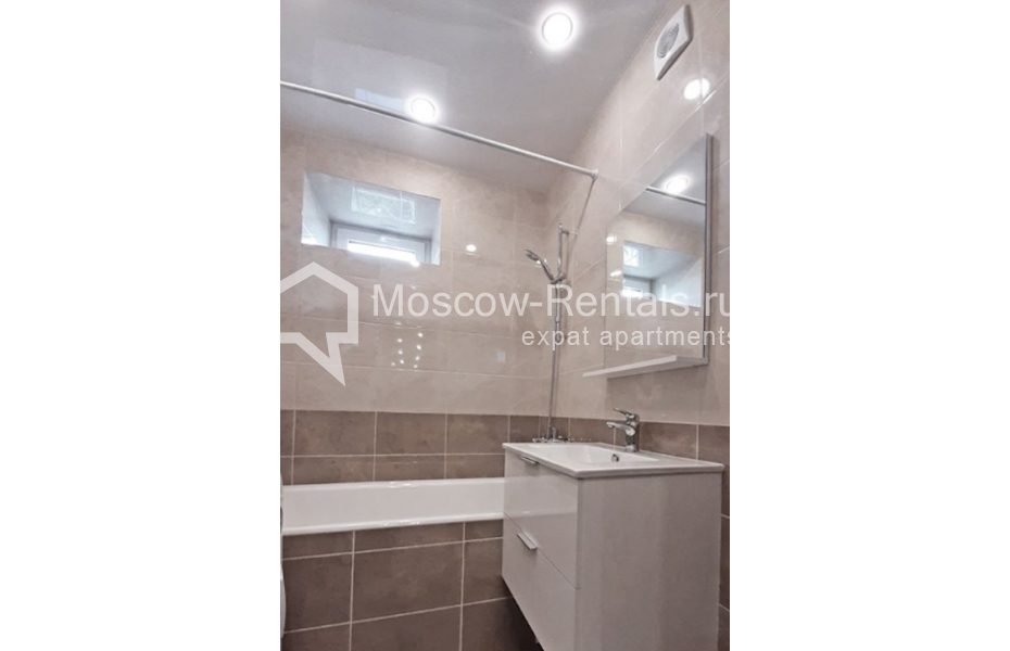 Photo #17 4-room (3 BR) apartment for <a href="http://moscow-rentals.ru/en/articles/long-term-rent" target="_blank">a long-term</a> rent
 in Russia, Moscow, B. Kozikhinskyi lane, 27С2