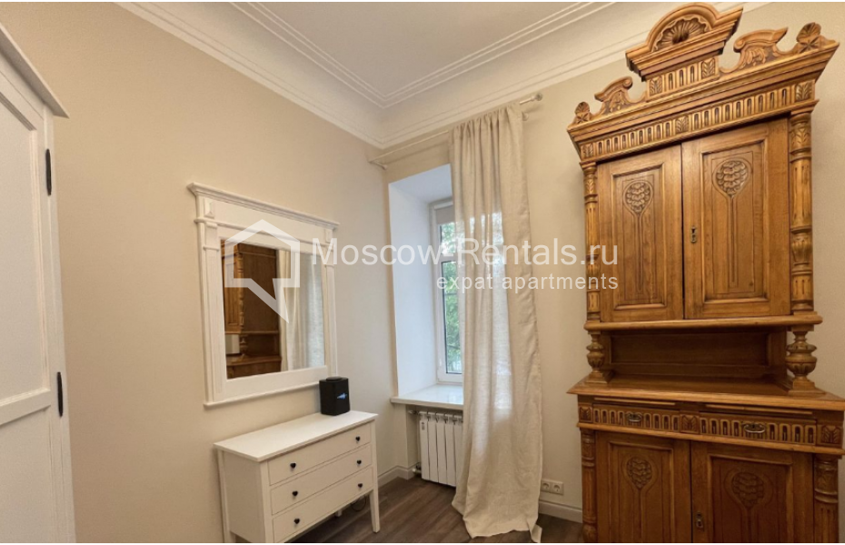 Photo #3 2-room (1 BR) apartment for <a href="http://moscow-rentals.ru/en/articles/long-term-rent" target="_blank">a long-term</a> rent
 in Russia, Moscow, B. Tatarskaya str, 3